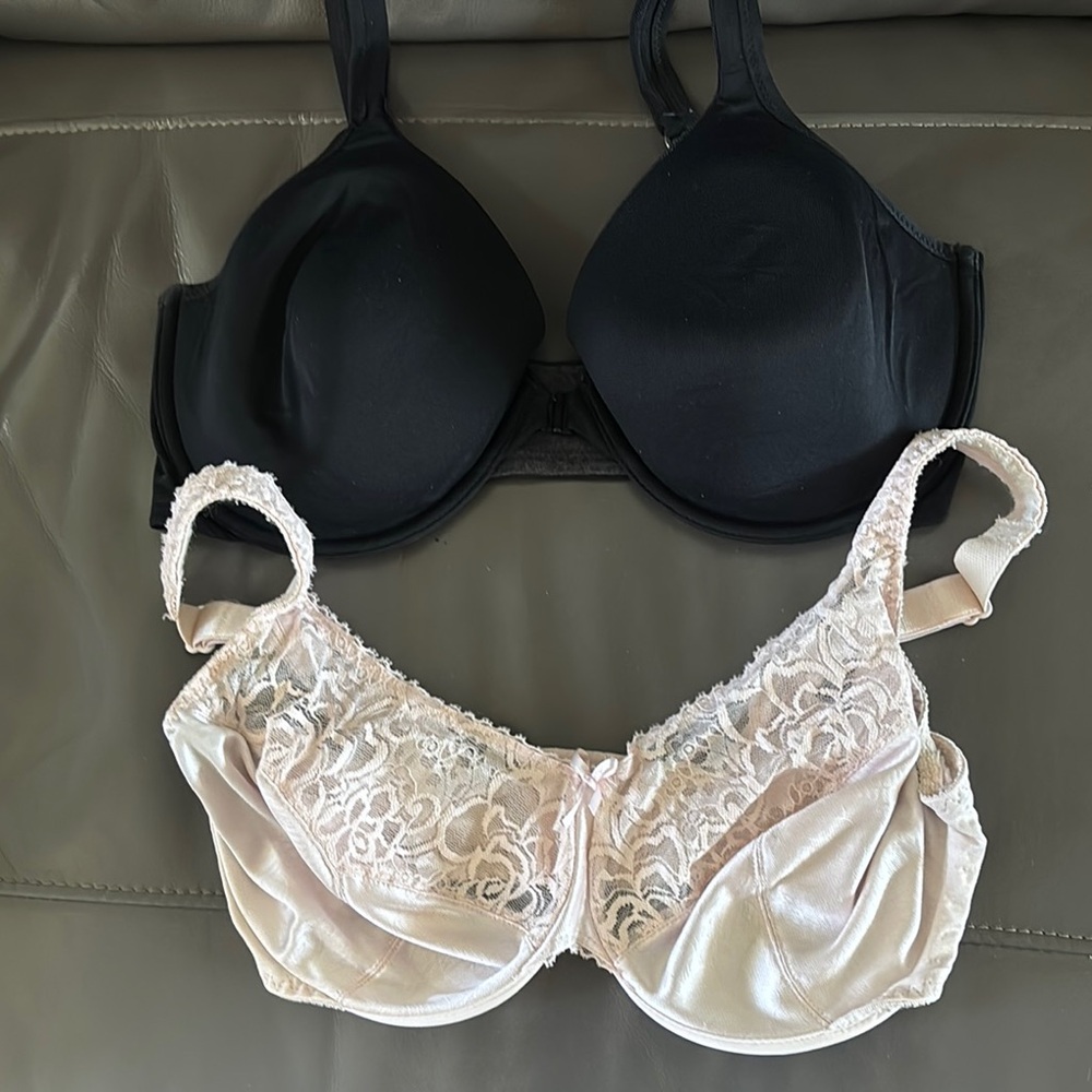Elegant Black and Cream Lace Bra Set